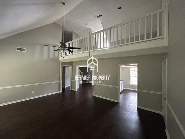 Building Photo - 7089 Apple Creek
