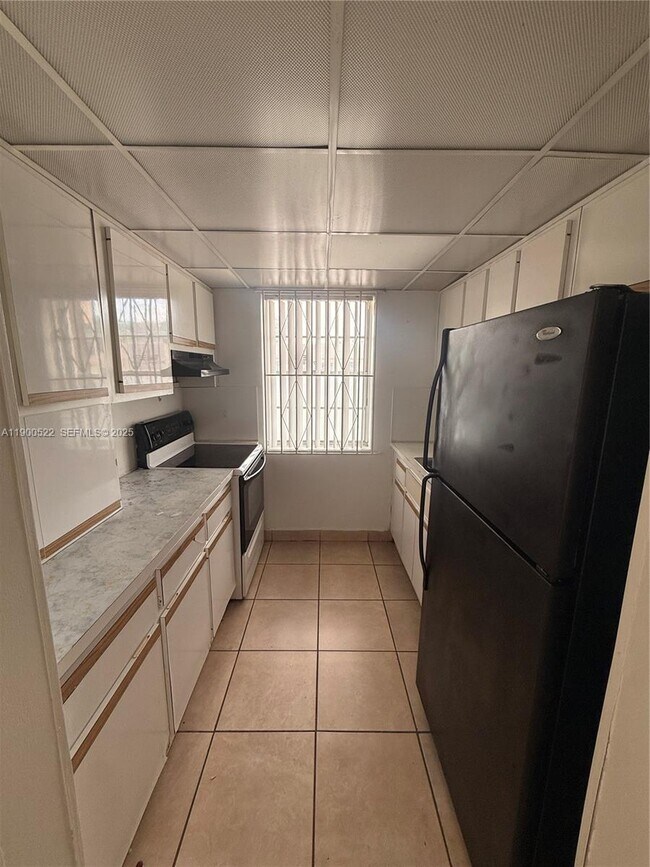 Foto del edificio - 1154 W 35th St