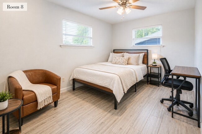Foto del edificio - 3310 Springwood Pl