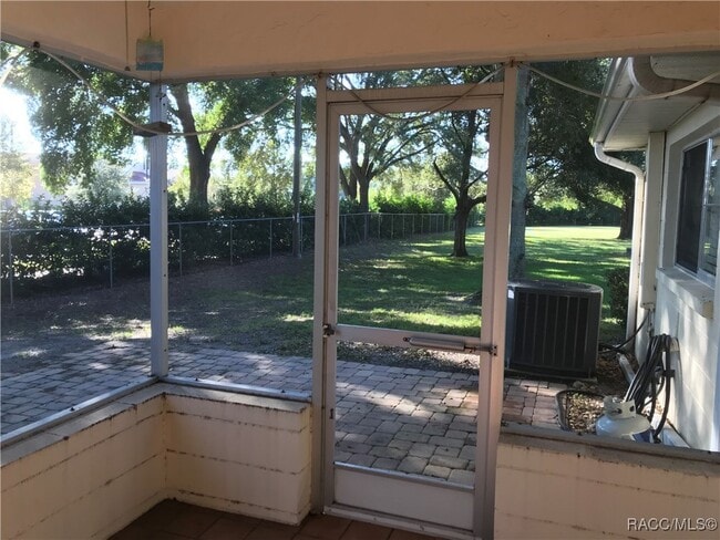 Building Photo - 9257 SW 82nd Terrace