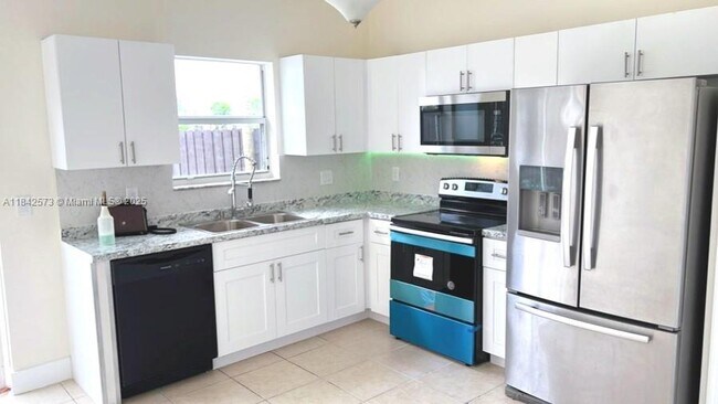 Foto del edificio - 1525 SE 31st Ct