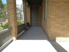 Building Photo - 22 W 3rd St