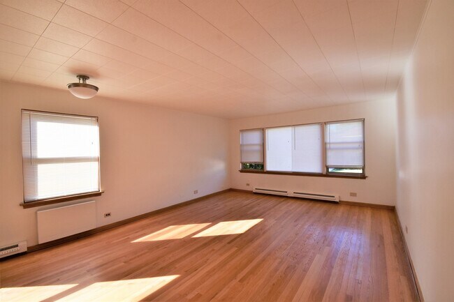 Building Photo - 233 S Highland Ave
