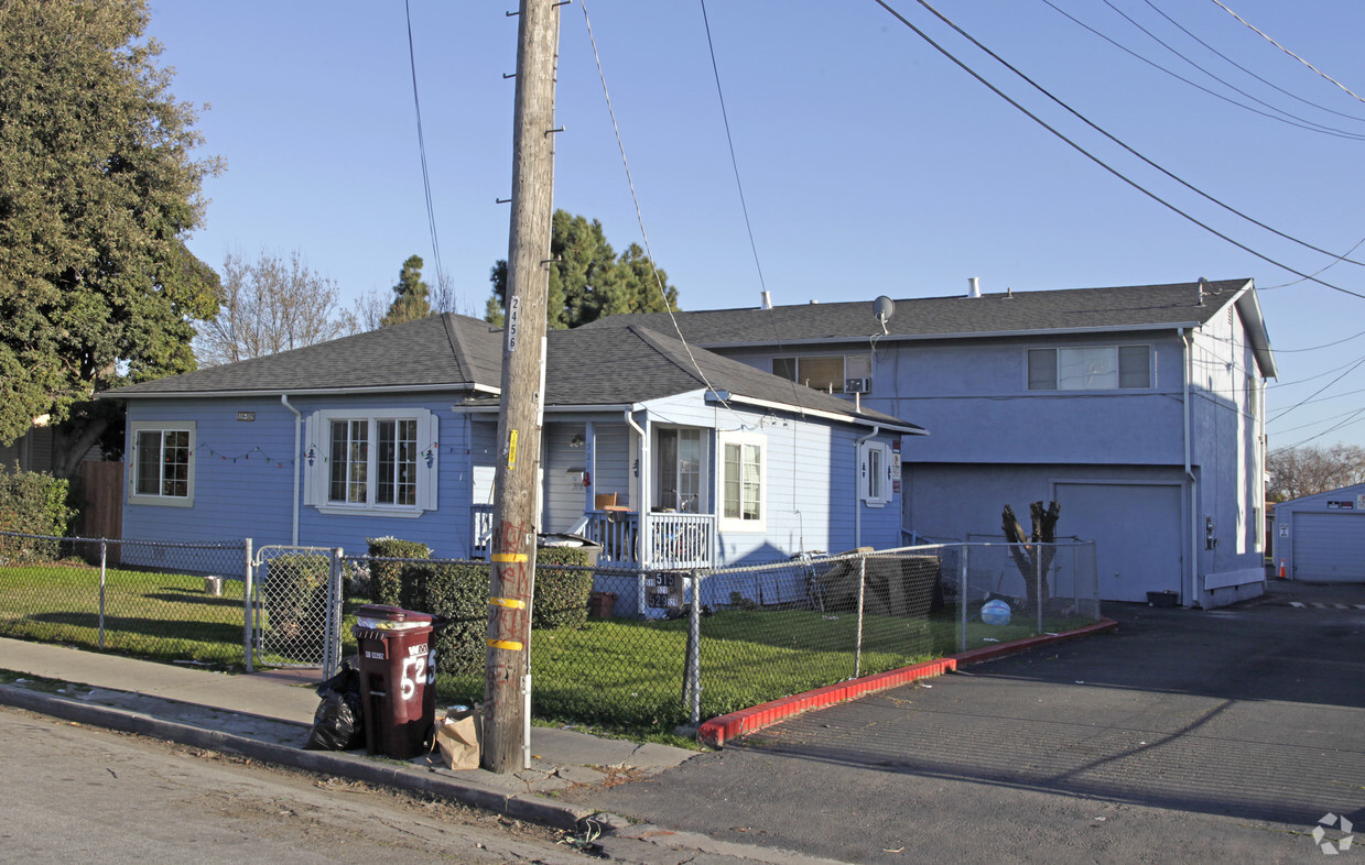 Primary Photo - Laurel Avenue Apartments