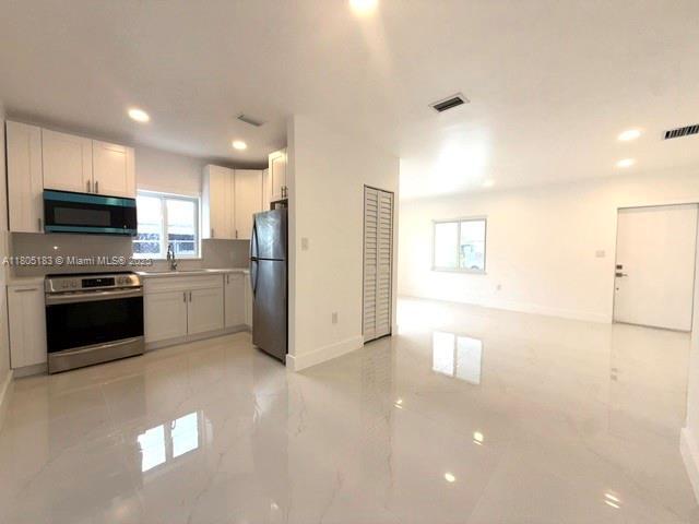 Foto del edificio - 228 NW 32nd Ave