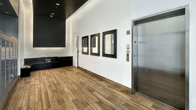 Building Photo - West-facing Modern Apartment w/ Sweeping View of SF, Golden Gate & Mt Tam