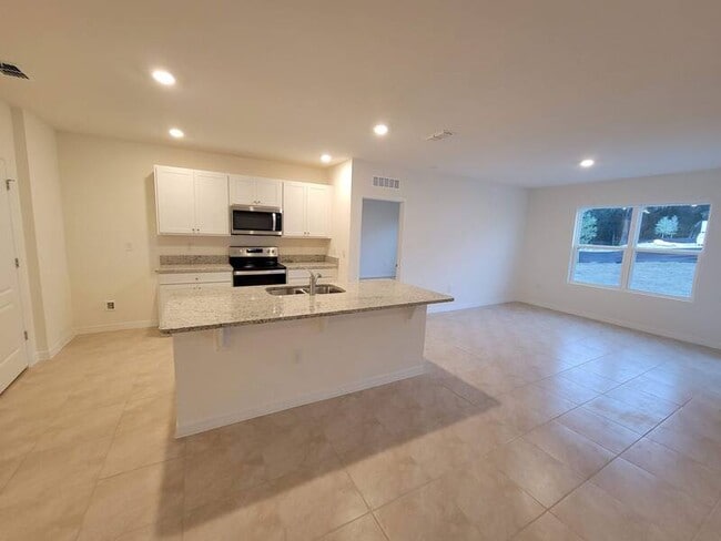 Foto del edificio - 5616 Galloping Dr