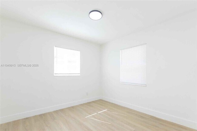 Foto del edificio - 1167 NW 9th Ave