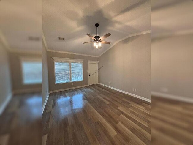 Foto del edificio - 32 Woodhaven Dr