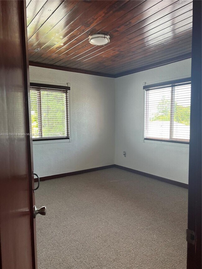 Foto del edificio - 3630 NW 17th St