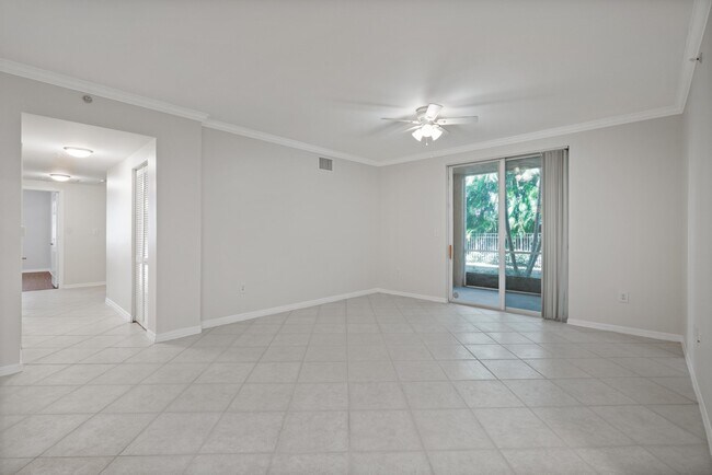 Building Photo - 6475 Emerald Dunes Dr