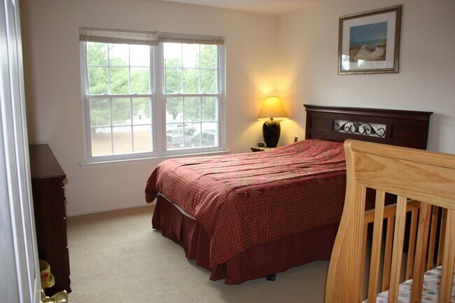segundo dormitorio - 44 Whitby Cir