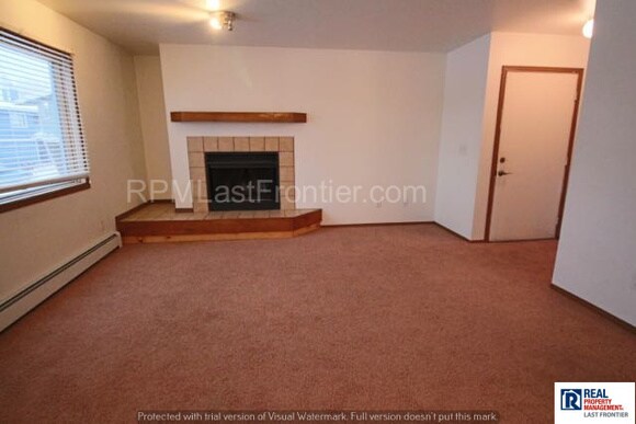 Building Photo - 1120 Golden Dawn Cir