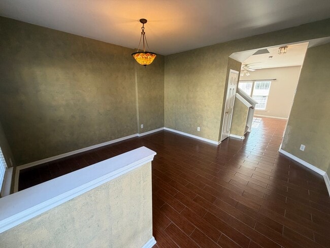 Foto del edificio - Charming 3BR Townhome in Sought-After Harrisburg Town Center