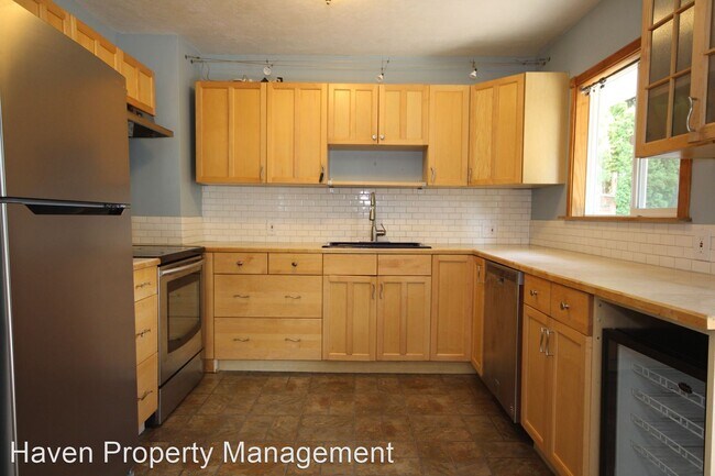Building Photo - 2 br, 1 bath House - 2925 39th Ave NE