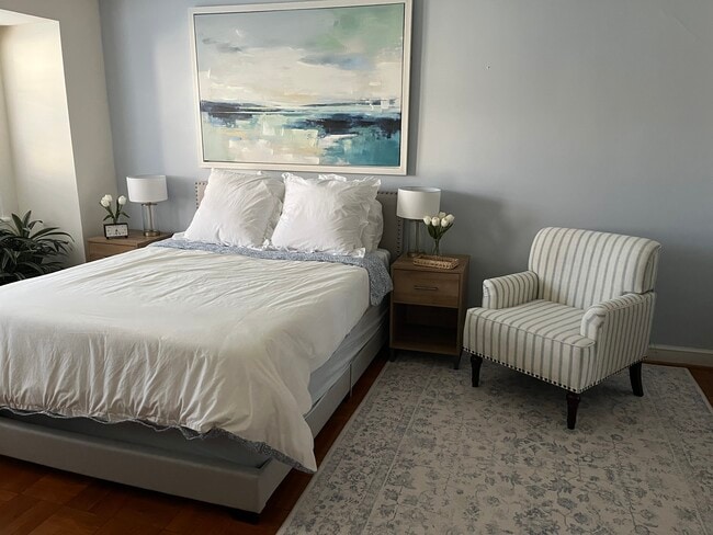 Guest Suite - 4801 Connecticut Avenue Apartments