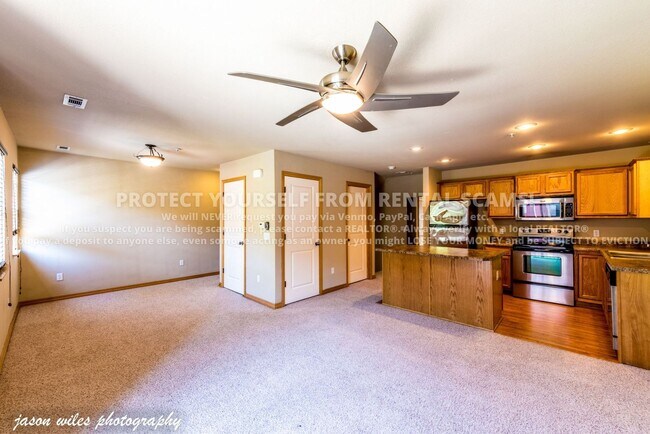 Foto del edificio - 2828 W Hillshire Dr