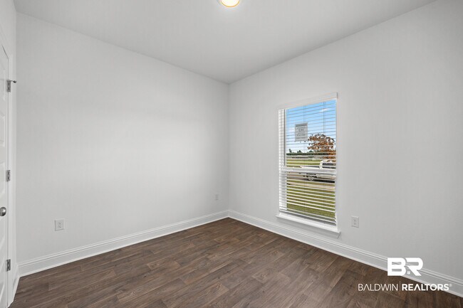 Building Photo - 13390 Shea Cir
