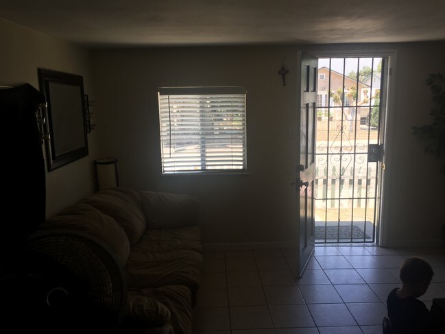 Building Photo - 1636 La Paloma Ave