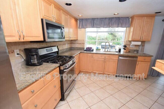 Foto del edificio - 9014 McCloud Dr