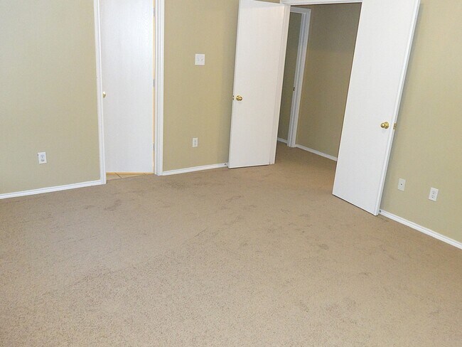 Building Photo - 8516 Minturn Dr
