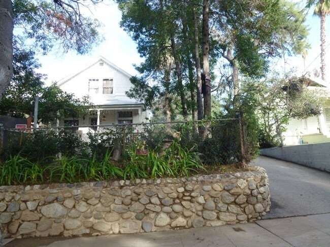 Foto principal - 351-361 Adena St