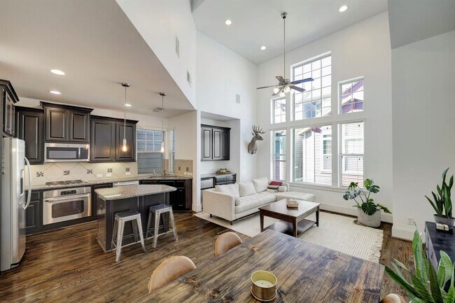 Foto del edificio - 720 Nicholson St