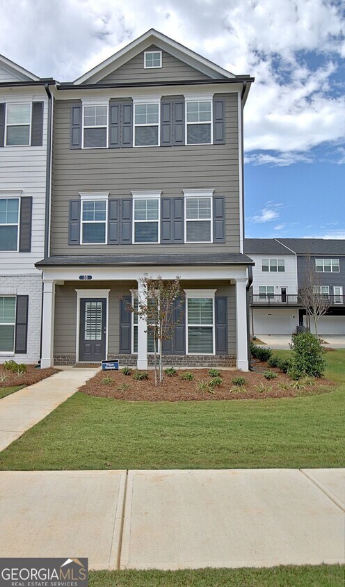 Primary Photo - 38 Cobalt Ln