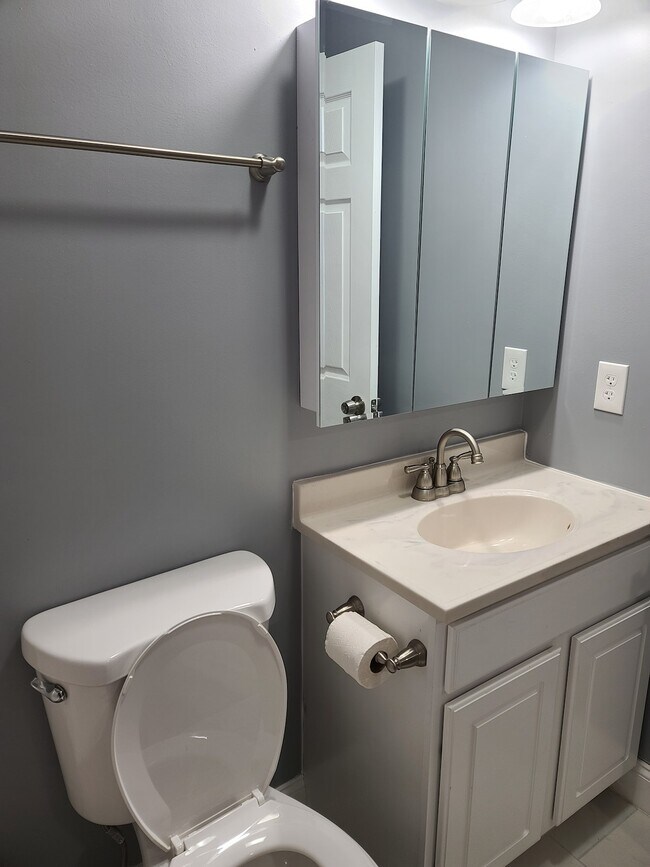 Building Photo - 137 Washington Street, Unit 1L