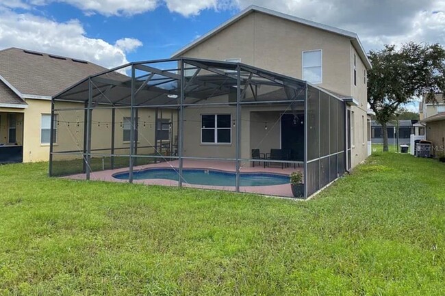 Foto del edificio - 1737 Royal Ridge Dr