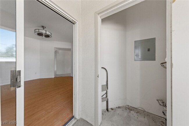 Building Photo - 10116 Jacob Pl