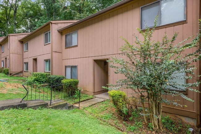 Foto del edificio - 970 Pine Hollow Rd