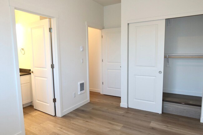 Foto del edificio - 6615 Devon Ave SE