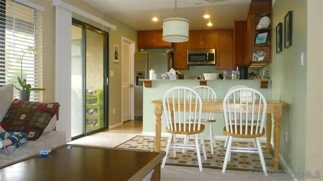 Foto del edificio - 8434 Summerdale Rd