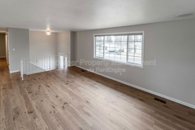 Building Photo - 6604 N Greenwood Blvd