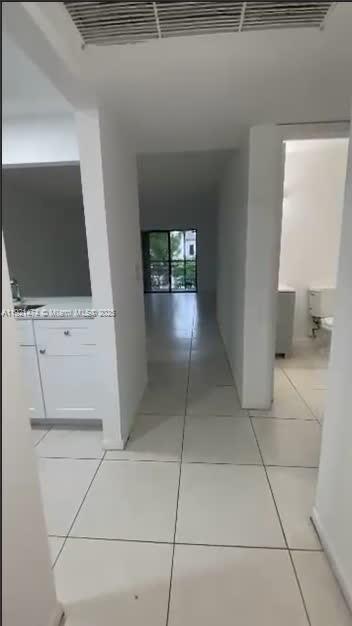 Foto del edificio - 861 NE 209th Terrace