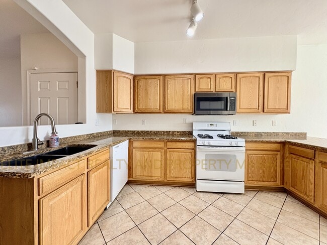 Building Photo - 1037 S Speckled Stone Way