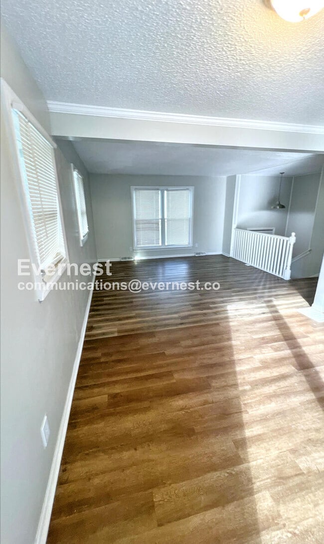 Building Photo - 1303 Michele Dr