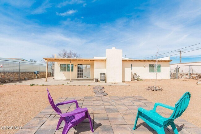 Foto del edificio - 3048 Yarwood Dr