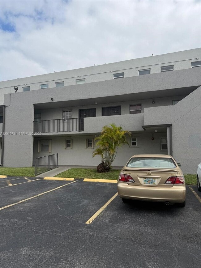 Foto del edificio - 30 NW 87th Ave