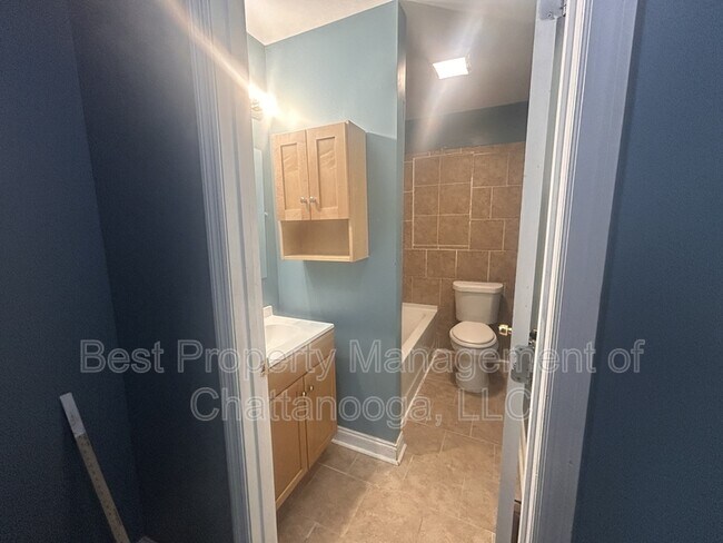 Foto del edificio - 1027 W 37th St