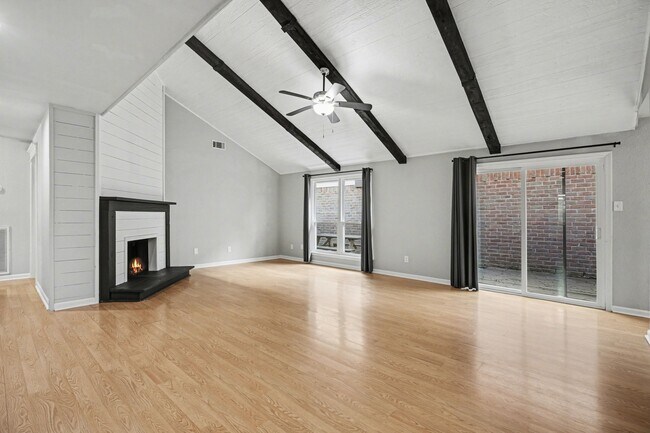 Building Photo - 16607 Neumann Dr