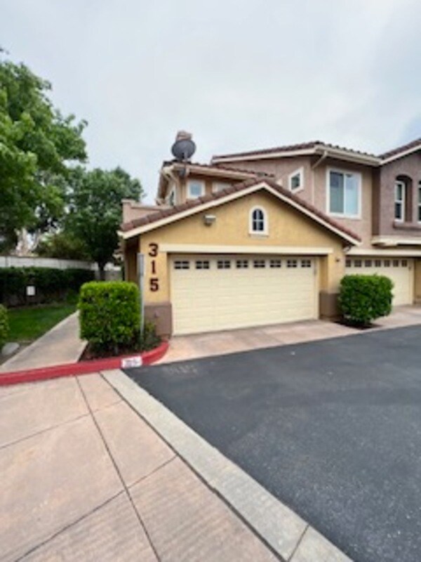 315 Whispering Willow Dr, Santee, CA 92071 Condo for Rent in Santee