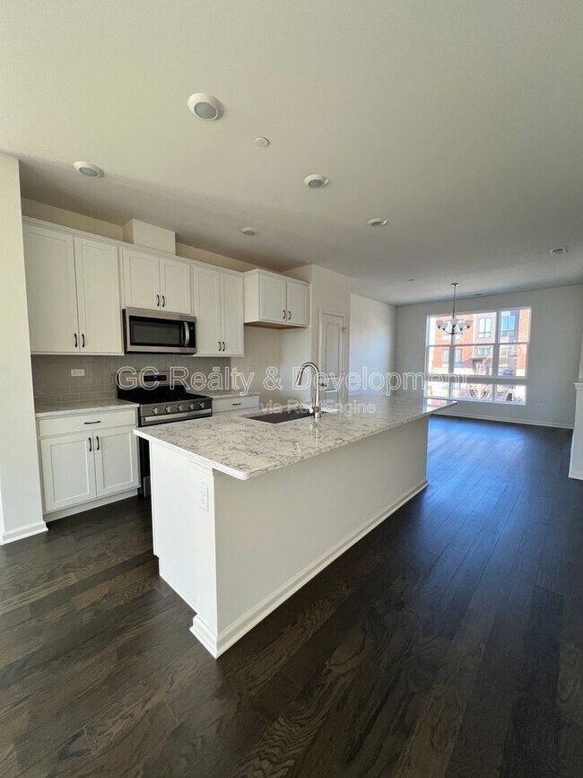 Foto del edificio - 1265 Lakepointe Dr