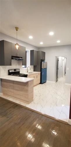 Building Photo - 29 pearsall ave