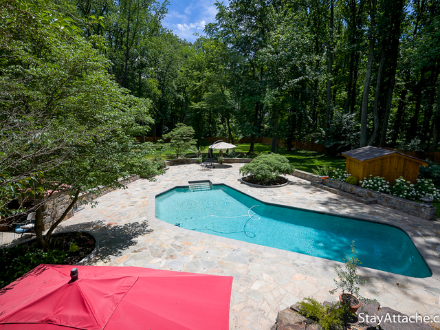 Building Photo - 10109 Garden Way
