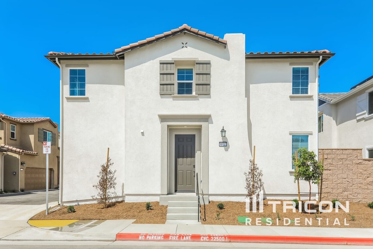 Primary Photo - 31717 Luther Dr