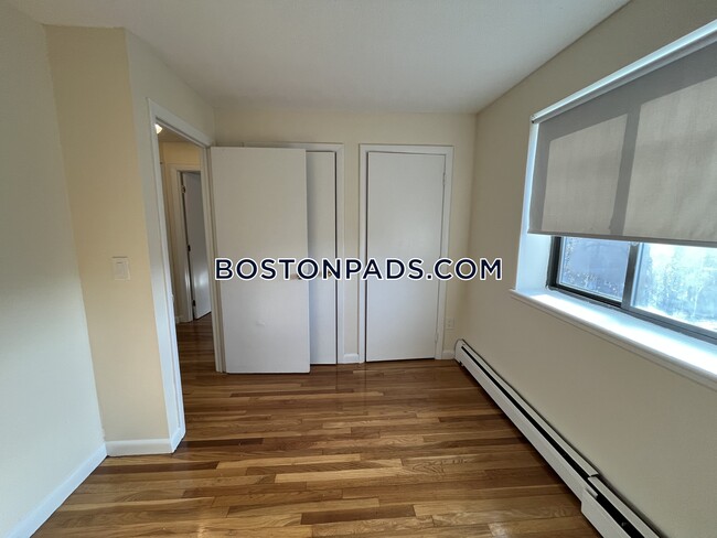 Foto del edificio - 122 Dustin St