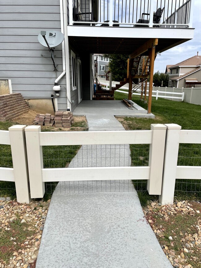 Private Entry into walkout basemen - 12838 Arezzo Cir