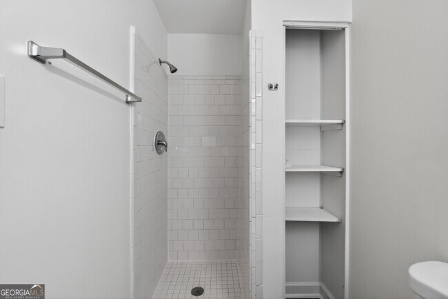 Foto del edificio - 2510 Peachwood Cir NE